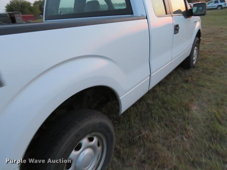 image for item L2260 2010 Ford F150 SuperCab pickup truck