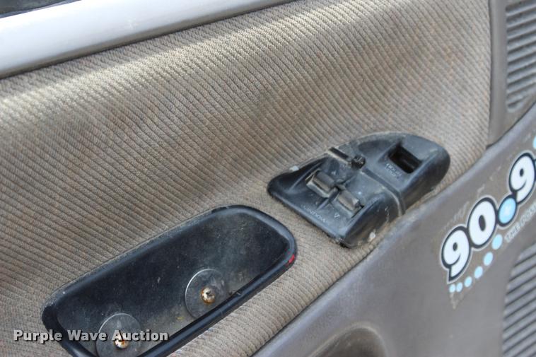 image for item L3194 1994 Dodge Ram 2500 flatbed pickup truck