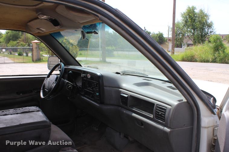 image for item L3194 1994 Dodge Ram 2500 flatbed pickup truck