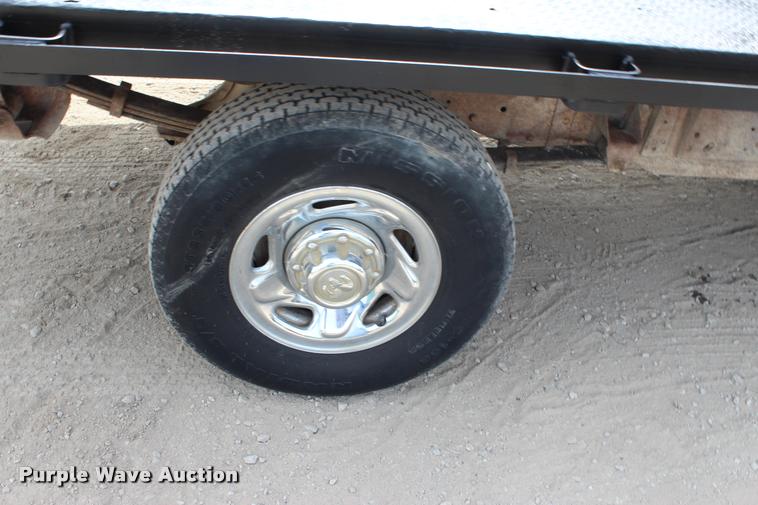 image for item L3194 1994 Dodge Ram 2500 flatbed pickup truck