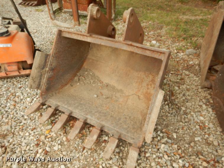 image for item BY9954 34"W bucket