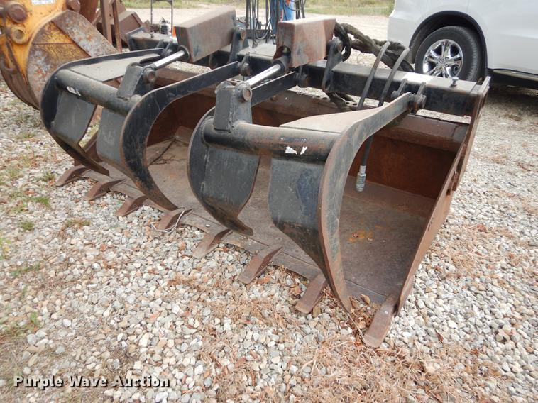 image for item BY9959 Melroe low profile skid steer grapple bucket