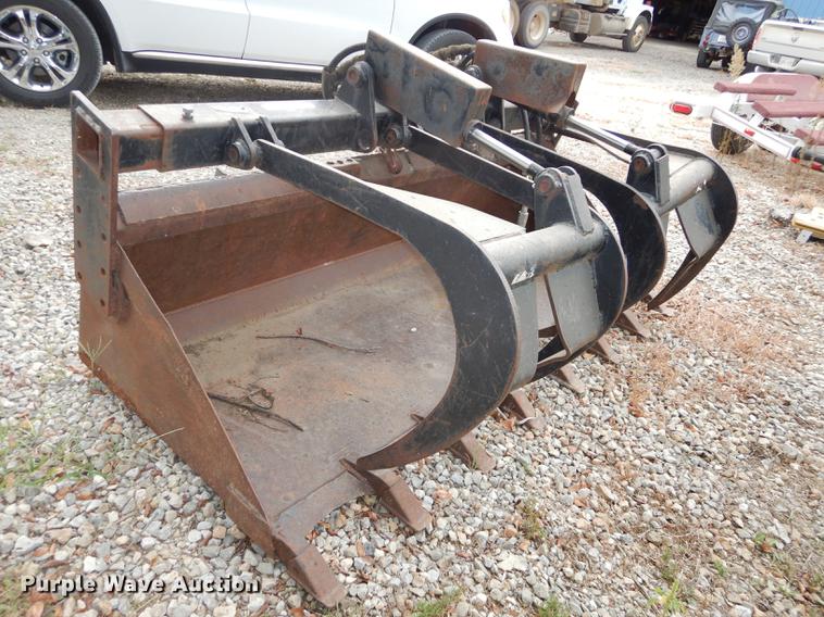 image for item BY9959 Melroe low profile skid steer grapple bucket