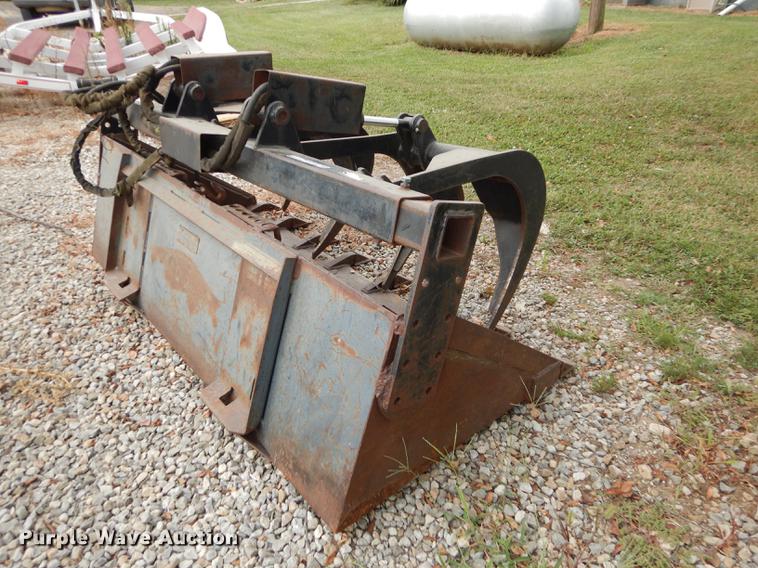 image for item BY9959 Melroe low profile skid steer grapple bucket