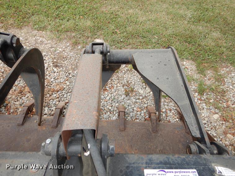 image for item BY9959 Melroe low profile skid steer grapple bucket