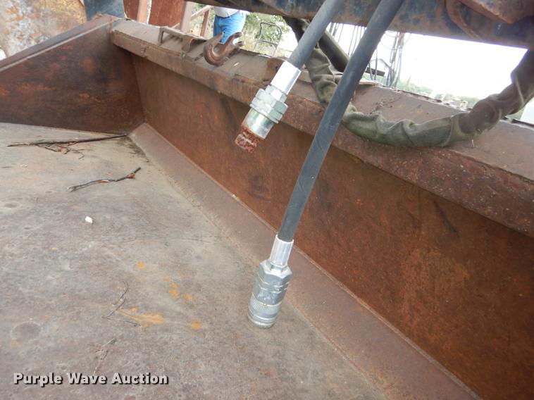 image for item BY9959 Melroe low profile skid steer grapple bucket