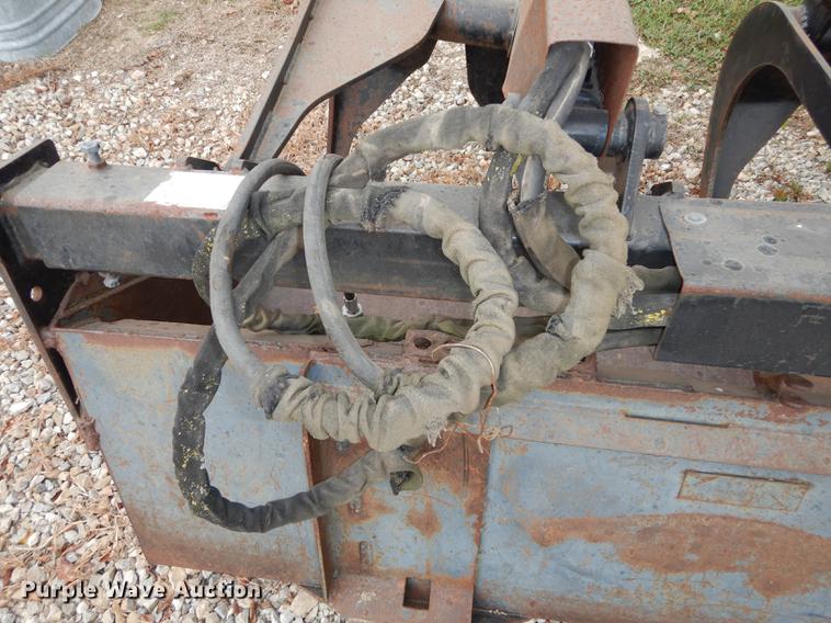 image for item BY9959 Melroe low profile skid steer grapple bucket