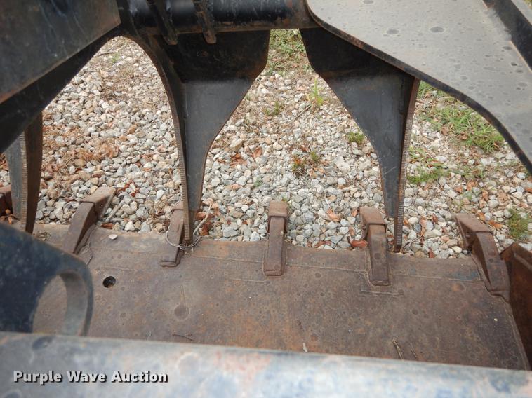 image for item BY9959 Melroe low profile skid steer grapple bucket