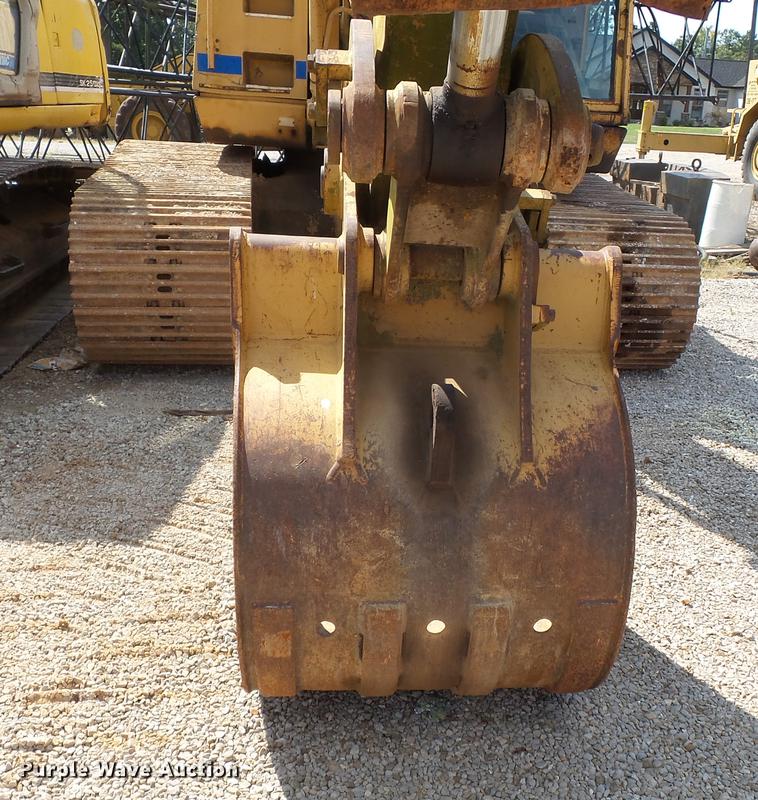 image for item DA2371 1987 Dresser 645 excavator