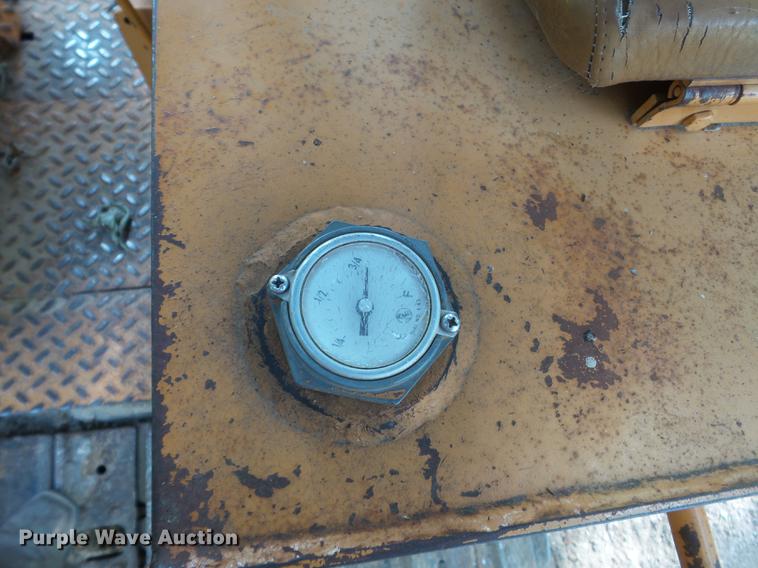 image for item DA2375 1987 Case 450C dozer