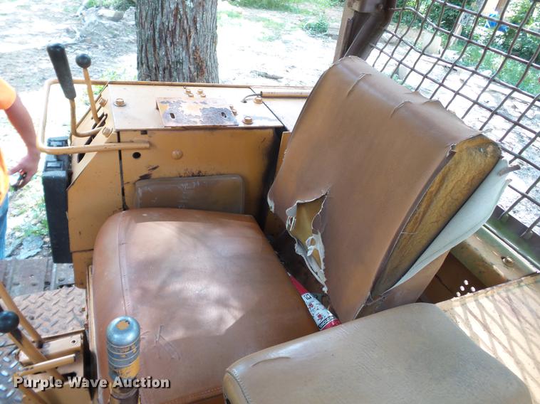 image for item DA2375 1987 Case 450C dozer