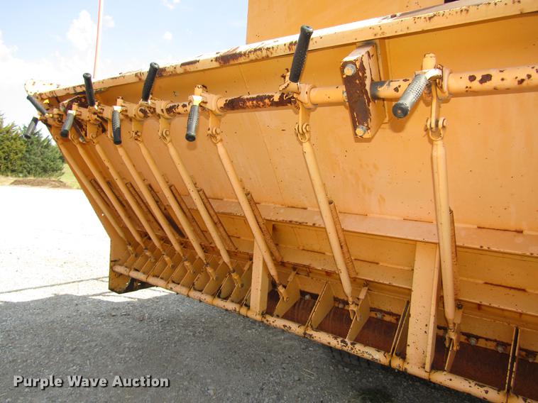 image for item DA3157 1998 Rosco Flaherty SPR-H-H chip spreader