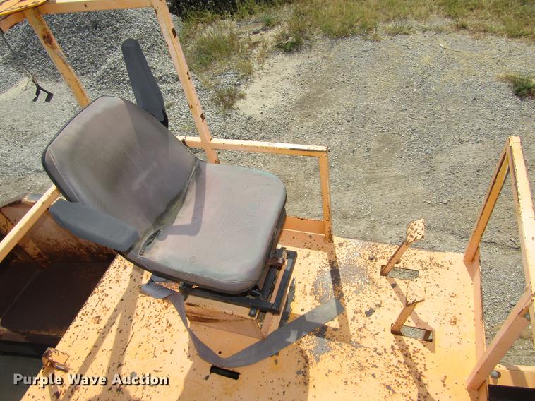 image for item DA3157 1998 Rosco Flaherty SPR-H-H chip spreader