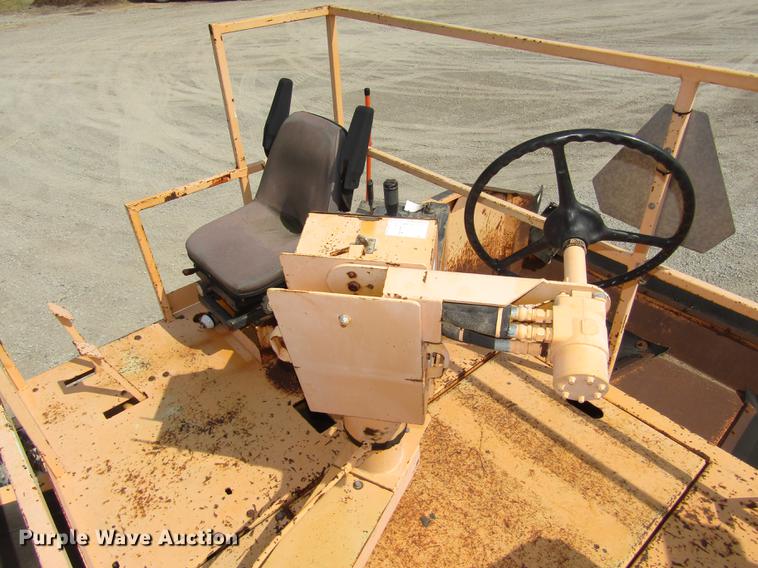 image for item DA3157 1998 Rosco Flaherty SPR-H-H chip spreader