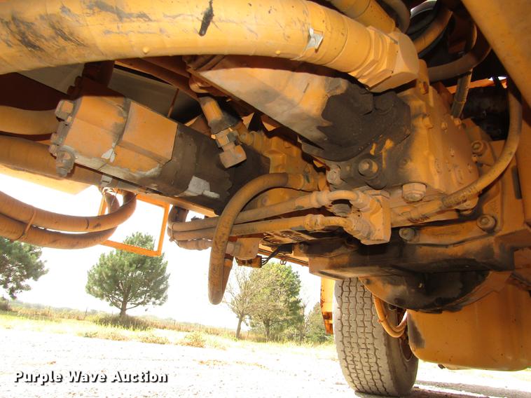 image for item DA3157 1998 Rosco Flaherty SPR-H-H chip spreader