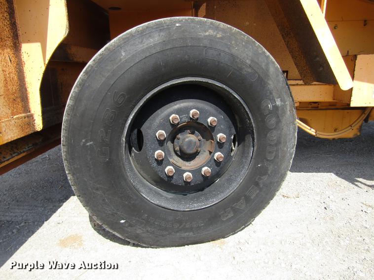 image for item DA3157 1998 Rosco Flaherty SPR-H-H chip spreader