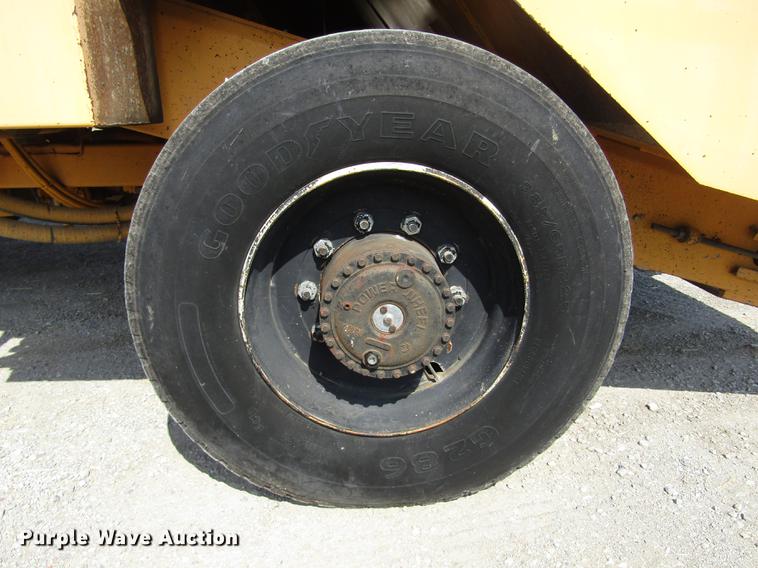 image for item DA3157 1998 Rosco Flaherty SPR-H-H chip spreader