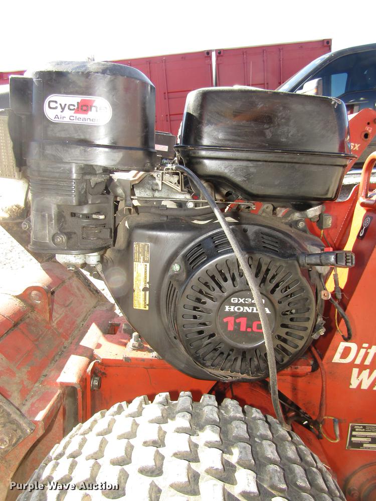 image for item DA3163 (2) 2006 Ditch Witch 100SX cable plows