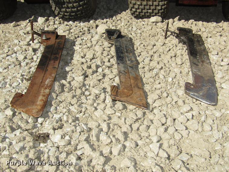 image for item DA3163 (2) 2006 Ditch Witch 100SX cable plows