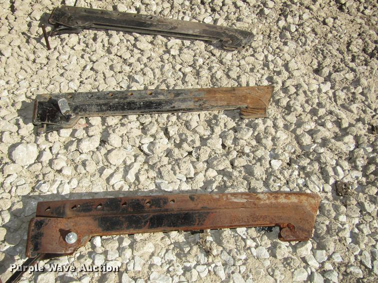 image for item DA3163 (2) 2006 Ditch Witch 100SX cable plows