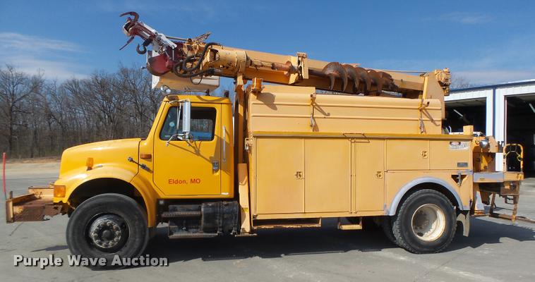 image for item DA9425 1992 International 4900 bucket truck