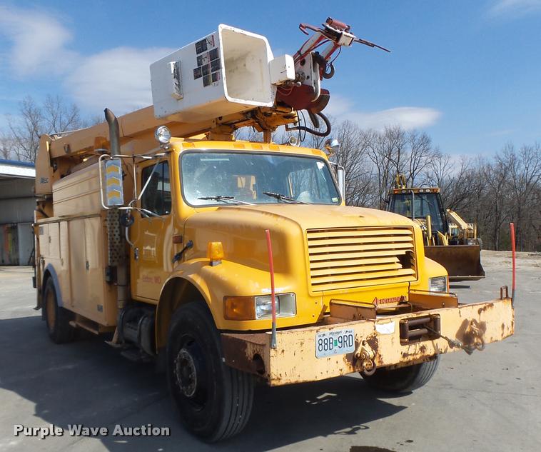 image for item DA9425 1992 International 4900 bucket truck