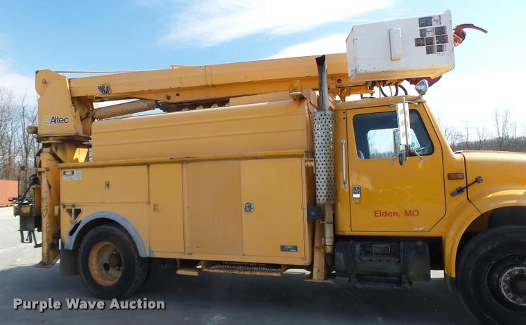 image for item DA9425 1992 International 4900 bucket truck