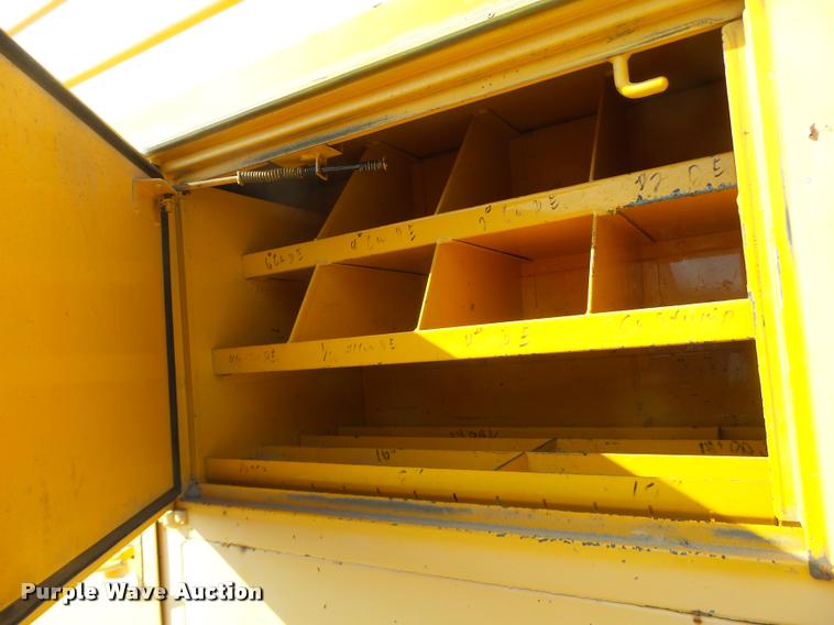 image for item DA9425 1992 International 4900 bucket truck