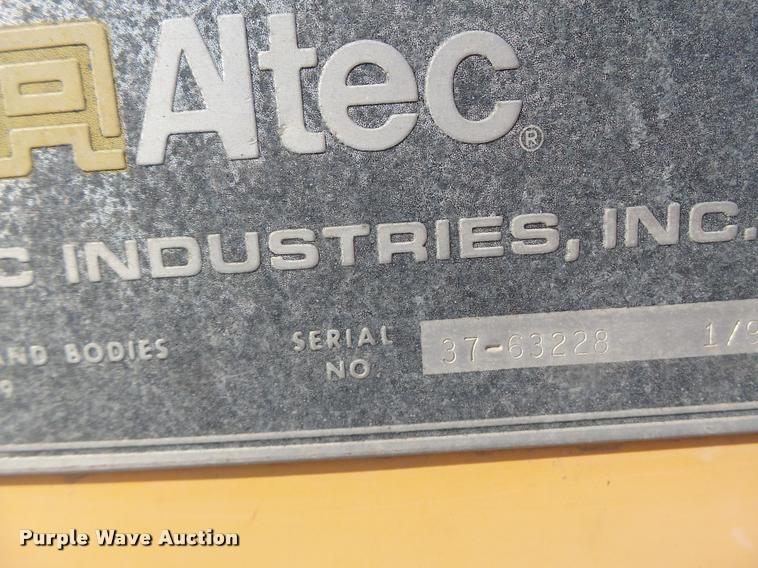 image for item DA9425 1992 International 4900 bucket truck