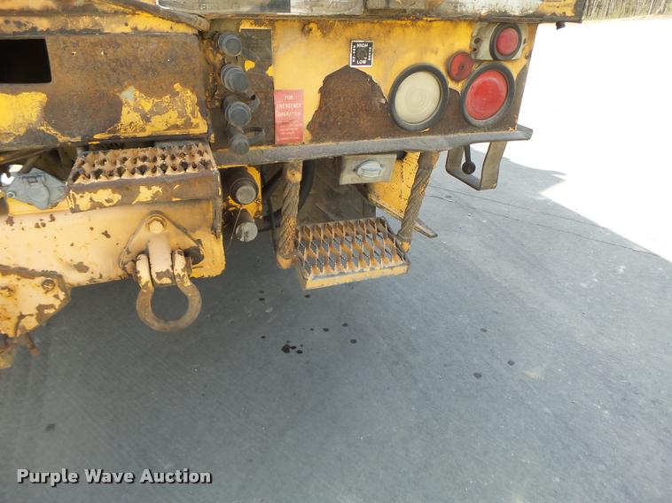 image for item DA9425 1992 International 4900 bucket truck