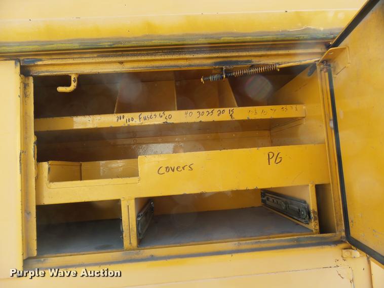 image for item DA9425 1992 International 4900 bucket truck