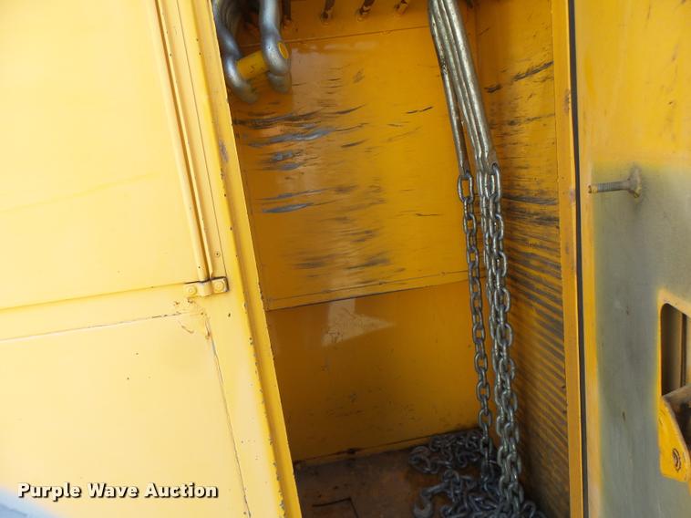 image for item DA9425 1992 International 4900 bucket truck