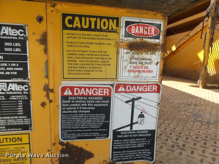 image for item DA9425 1992 International 4900 bucket truck