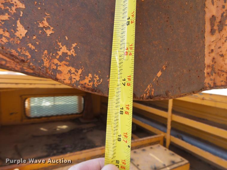 image for item DA9425 1992 International 4900 bucket truck