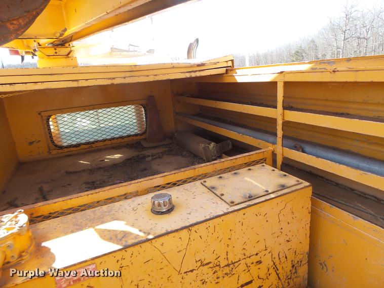 image for item DA9425 1992 International 4900 bucket truck