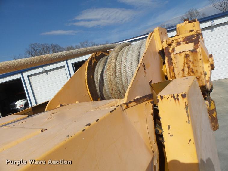 image for item DA9425 1992 International 4900 bucket truck