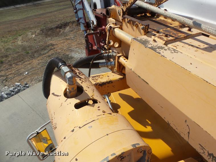 image for item DA9425 1992 International 4900 bucket truck