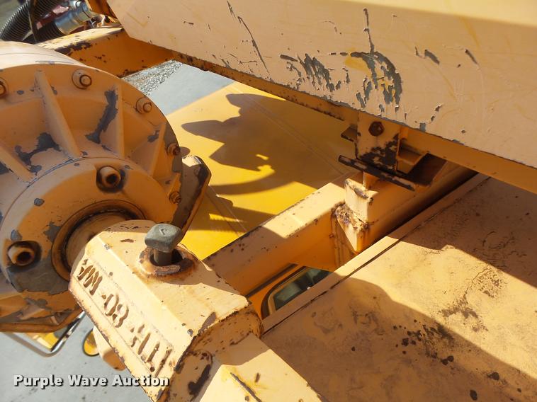 image for item DA9425 1992 International 4900 bucket truck