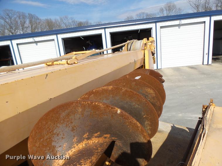 image for item DA9425 1992 International 4900 bucket truck