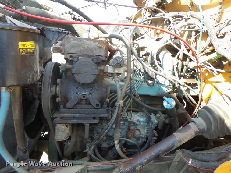 image for item DA9425 1992 International 4900 bucket truck