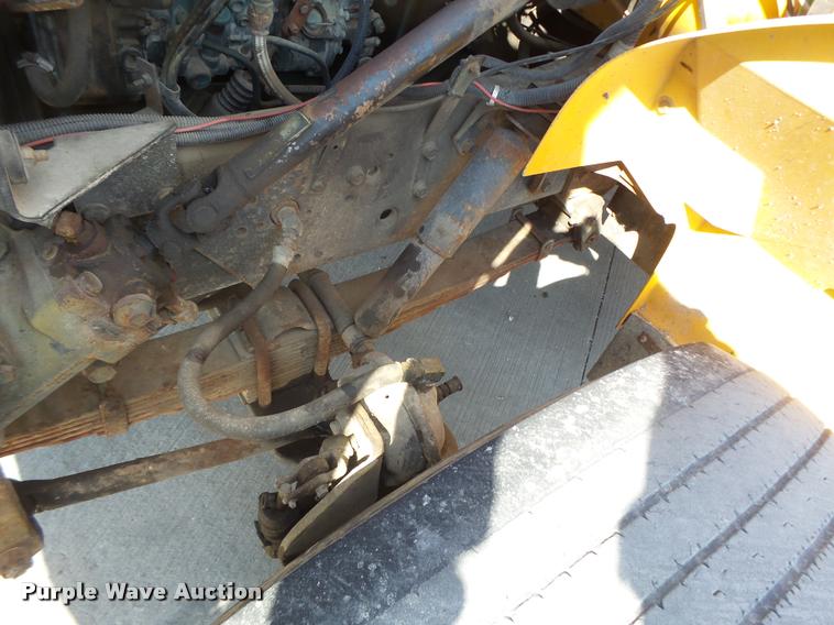 image for item DA9425 1992 International 4900 bucket truck