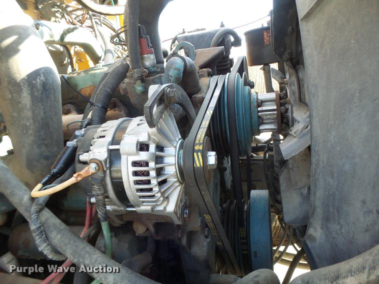 image for item DA9425 1992 International 4900 bucket truck