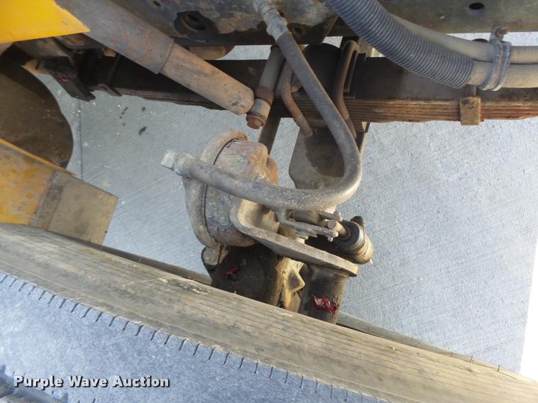 image for item DA9425 1992 International 4900 bucket truck