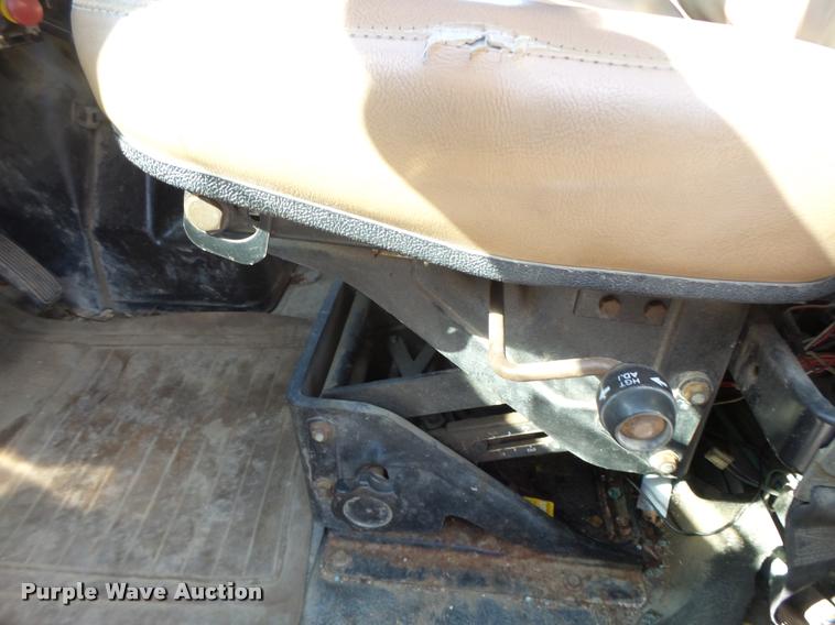 image for item DA9425 1992 International 4900 bucket truck