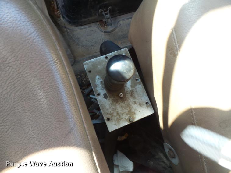 image for item DA9425 1992 International 4900 bucket truck