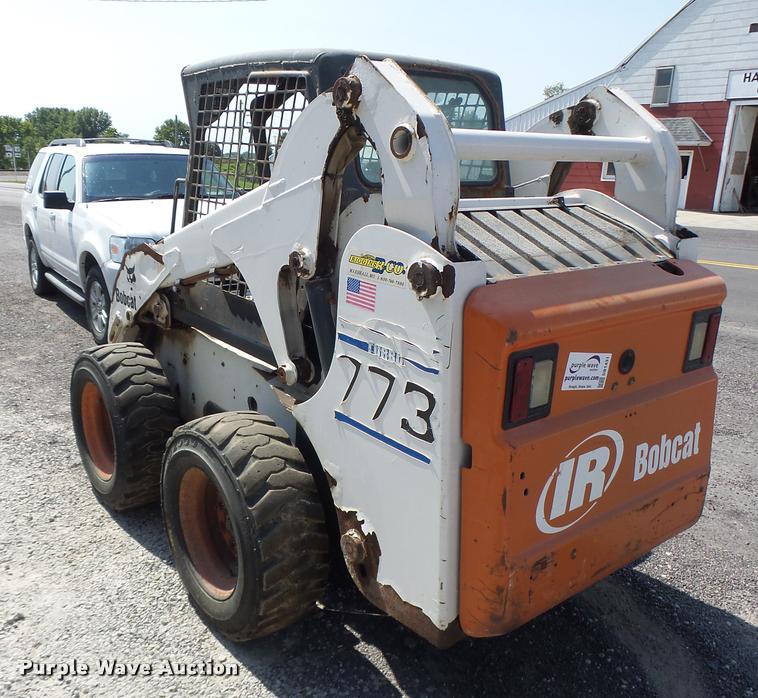 image for item DB1431 2001 Bobcat 773 skid steer