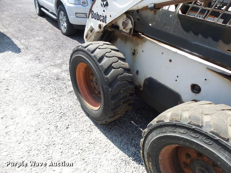 image for item DB1431 2001 Bobcat 773 skid steer