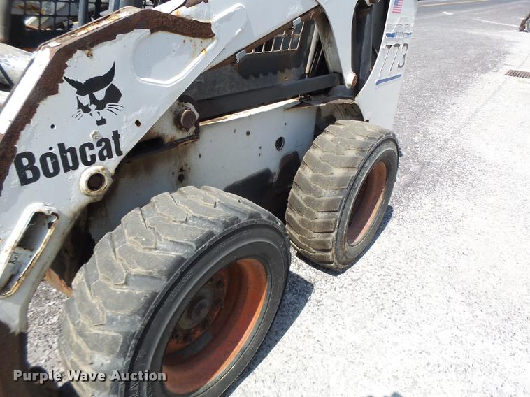 image for item DB1431 2001 Bobcat 773 skid steer