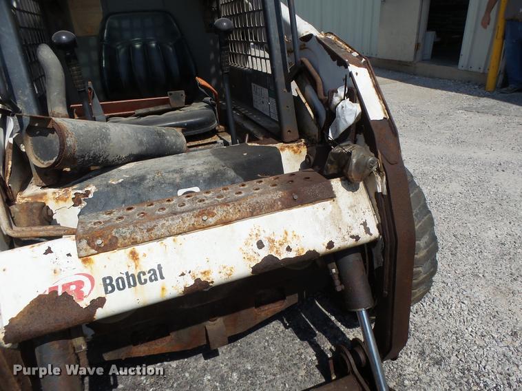 image for item DB1431 2001 Bobcat 773 skid steer
