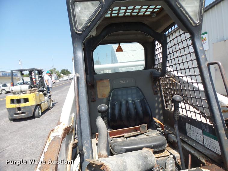 image for item DB1431 2001 Bobcat 773 skid steer